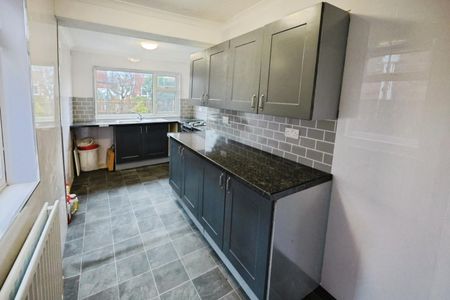 3 bedroom House To Let - Photo 5