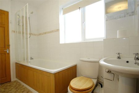 1 bedroom semi-detached house to rent - Photo 4