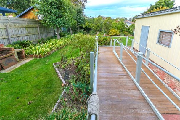 45 Charles Street, Glen Iris VIC 3146 - House For Rent | Domain - Photo 1