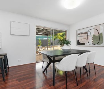 LIGHT & BRIGHT THROUGHOUT - Photo 4