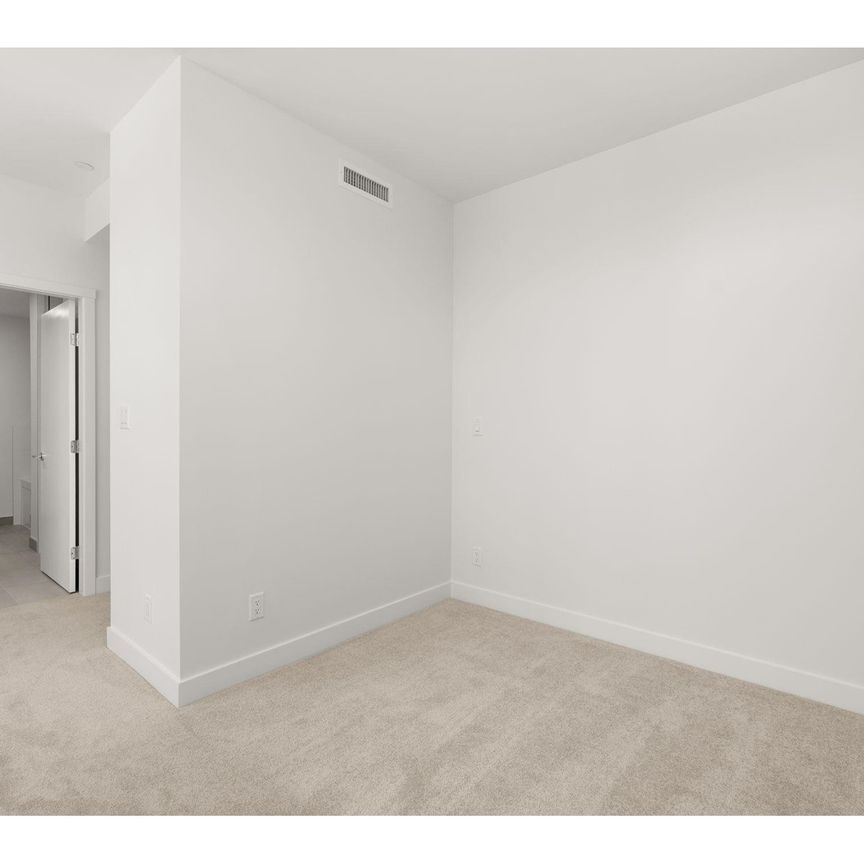 Beautiful and Bright Corner Three Bedroom Townhome in Convenient Surrey Central - Photo 1