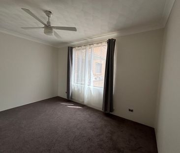 Fully Renovated, Light-Filled 2 Bedroom Unit - Photo 5