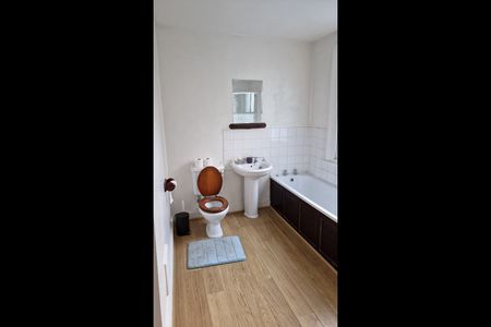 Room in a Shared Flat, Wandsworth Common, SW17 - Photo 5