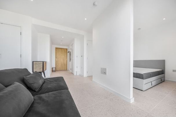 Jacquard Point, Tapestry Way, E1 - Photo 1