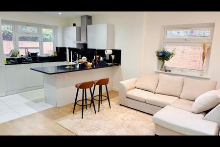 2 Bed Semi-Detached House, Overdale Road, W5 - Photo 2