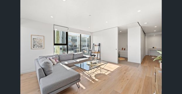 Charming Contemporary Living - Photo 1