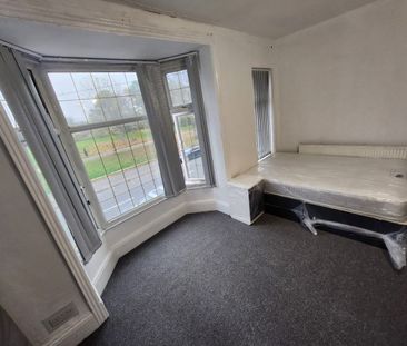 Room in a Shared House, Stratford Road, B11 - Photo 4