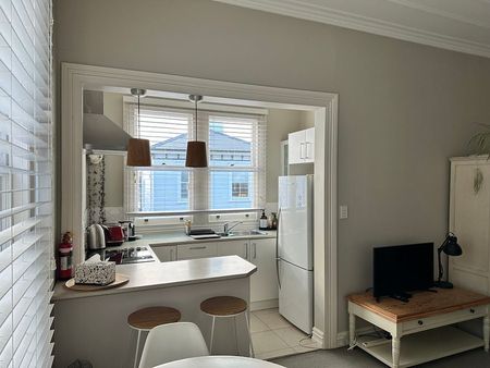 Furnished 1-Bedroom in Parnell – Heritage Charm - Photo 2