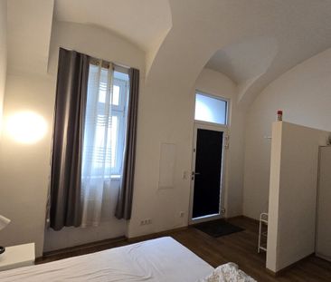 Modernes Wohnen direkt an der Donau - vollmöbliert - City-Lage in Linz - Photo 2