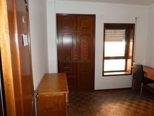 Apartment 3 bedrooms for rent Santo António dos Olivais Coimbra - air conditioning, furnished, kitchen, fireplace - Photo 1