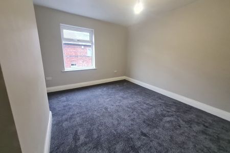 Ramsden Street, CASTLEFORD - Photo 2