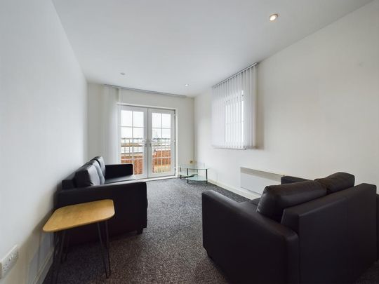 2 bedroom flat to rent - Photo 1