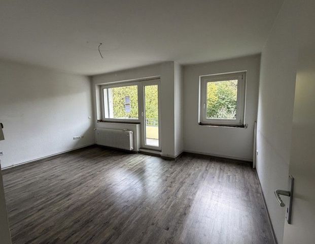 Wir renovieren für Sie!!! Gemütliche 3-Zimmer Wohnung - Foto 1