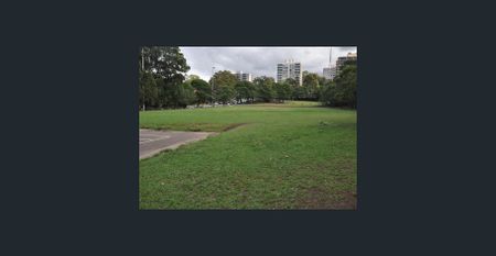 Private, Quiet & Spacious Townhouse! - Photo 4