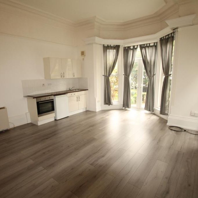 Studio to rent - Photo 1