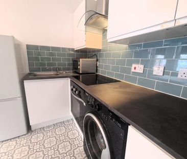 Studio to rent - Photo 2