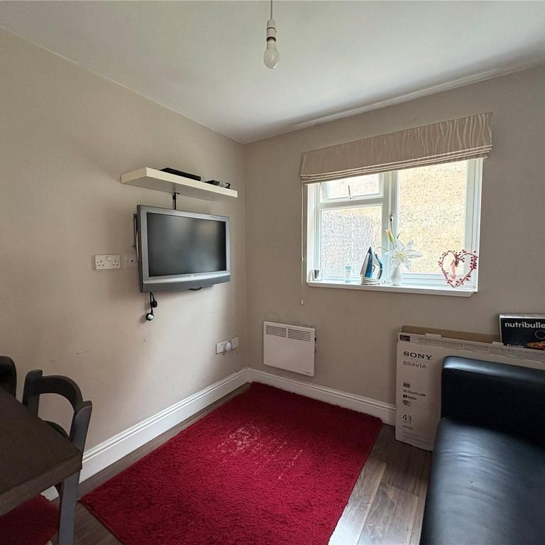 House share to rent - Photo 1