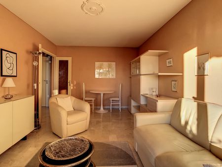 Location Appartement 2 pièces 49m² NICE 06100 - Photo 3