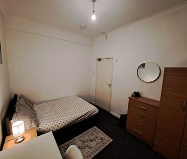 Room in a Shared House, Eleanor Road, E15 - Photo 1