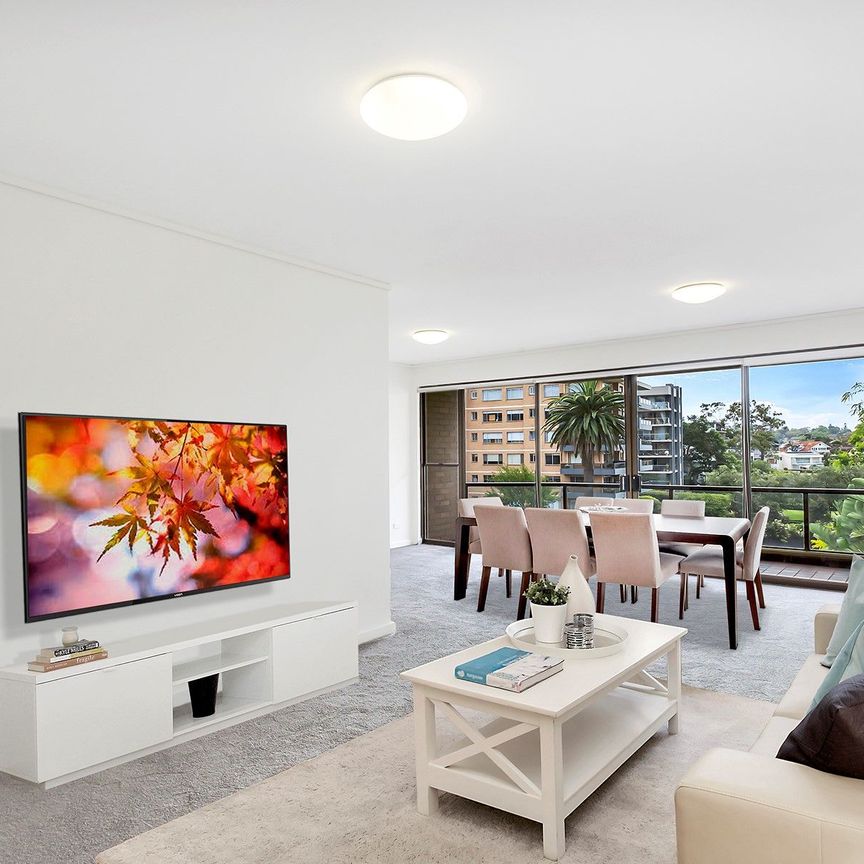 Spacious Apartment with Resort-Style Facilities in a Prime Drummoyne Setting - Photo 1