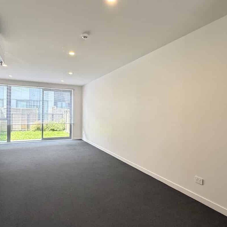 3 Bedroom Townhouse in Petone - Photo 1