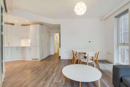 Silvertown Way, Canning Town, E16 - Photo 2