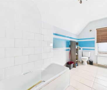 2 bedroom House in Rectory Road, Wokingham - Photo 5