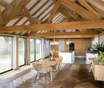 Chestnut Court is a well-presented four bedroom property located on... - Photo 2