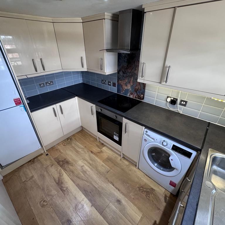 2 bedroom apartment to rent - Photo 1