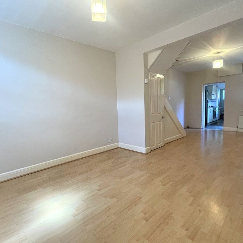 Estcourt Road, WATFORD - Photo 1