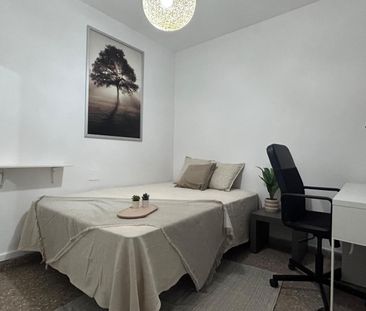 ¡Tu nueva habitación en Valencia te espera! - Photo 2