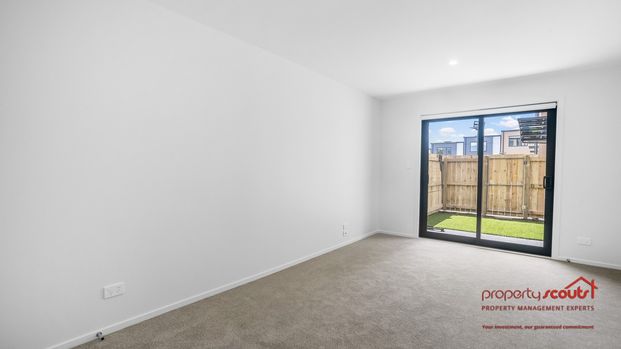 Stanmore Bay Town House - Photo 1