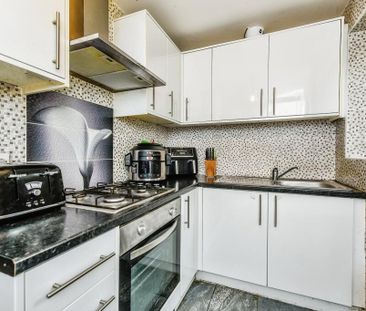 2 Bed Terraced House, Balfour Street, L4 - Photo 2