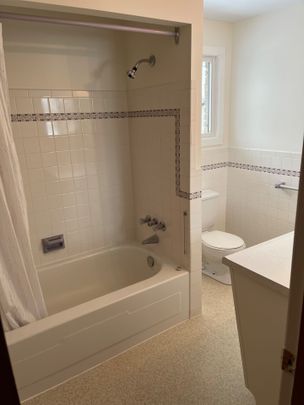 For Lease - 143 Downing Crescent Unit# Upper, London South, Ontario - Photo 1