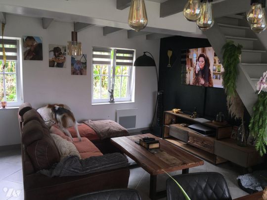 Belle maison familiale entièrement rénovée et remise au confort actuel, avec garage, dépendance... - Photo 1