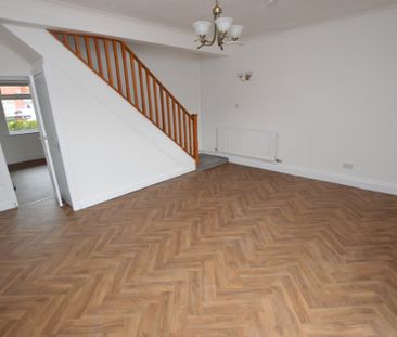 3 Bedroom Terraced House - Photo 3