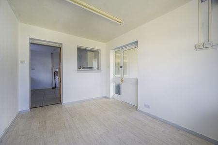 3 Bedroom - Photo 2