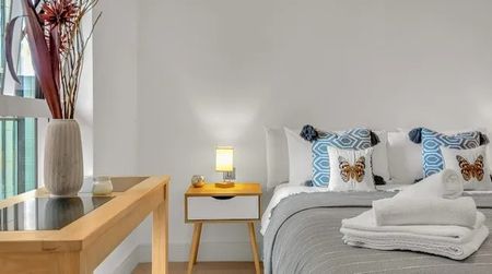 Studio Flat, Maine Tower, E14 - Photo 2