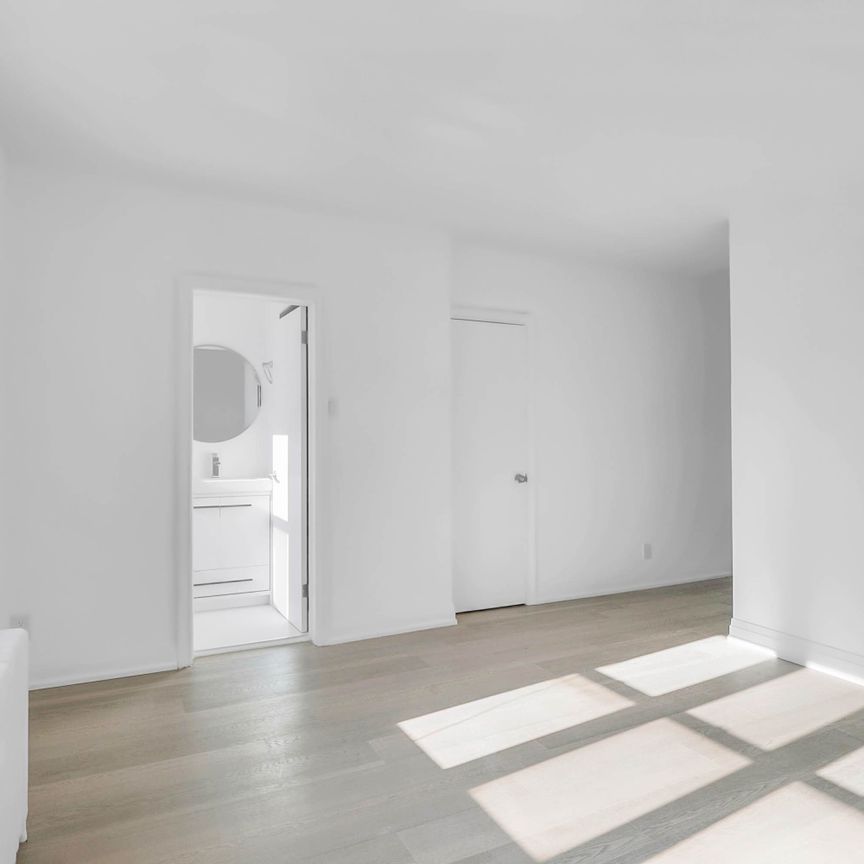 For Lease - 894 Eglinton Avenue Unit# 1, Toronto, Ontario - Photo 1