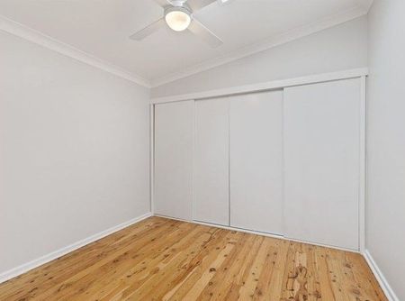 Three Bedroom Family Home With It All! - Photo 2