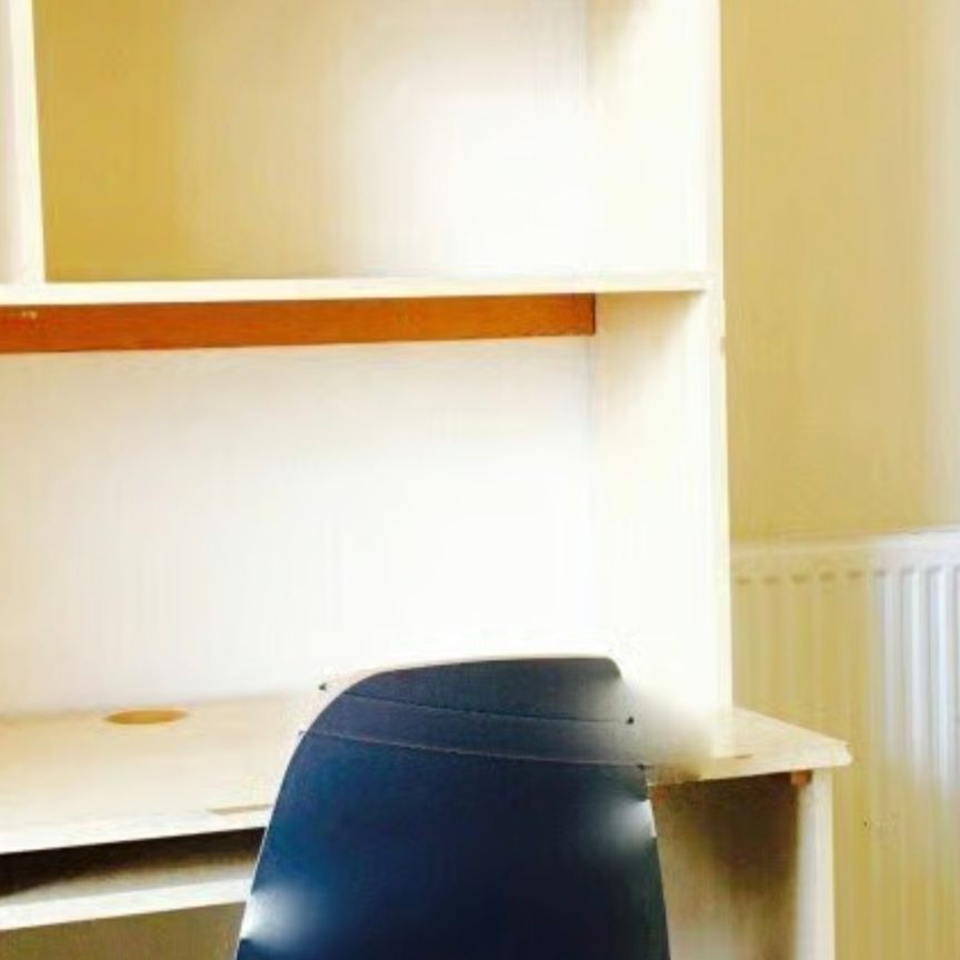 3 Bed - Flat 1, 203 Belle Vue Road, Woodhouse, Leeds - LS3 1HG - Student - Photo 1