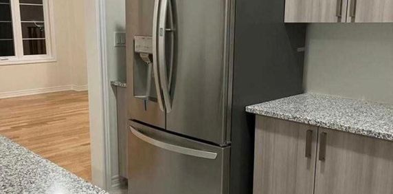 For Lease - 2472 Kentucky Derby Way, Oshawa, Ontario - Photo 2