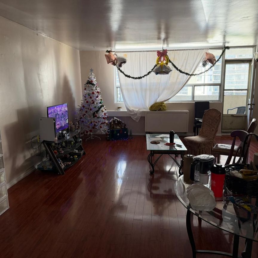 For Lease - 3420 Eglinton Avenue Unit# 307, Toronto, Ontario - Photo 1