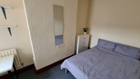 5 bedroom terraced house to rent - Photo 4