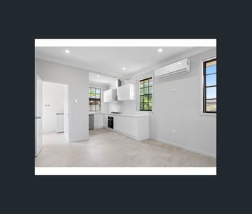 Internally renovated Four bedroom, two bathroom home! - Photo 5