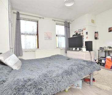 4 bedroom terraced house to rent - Photo 4