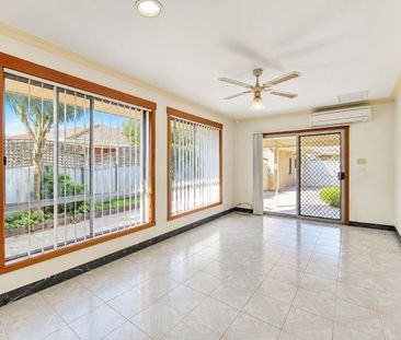 Spacious 3 bedroom Home! - Photo 2