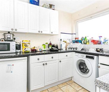 Guildford Park Avenue, Guildford, Surrey, GU2 7NN - Photo 2