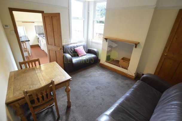 3 bedroom terraced house to rent - Photo 1