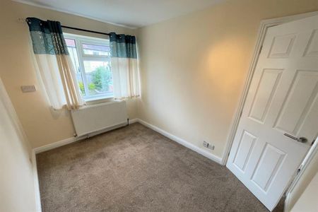 4 bedroom House To Let - Photo 5